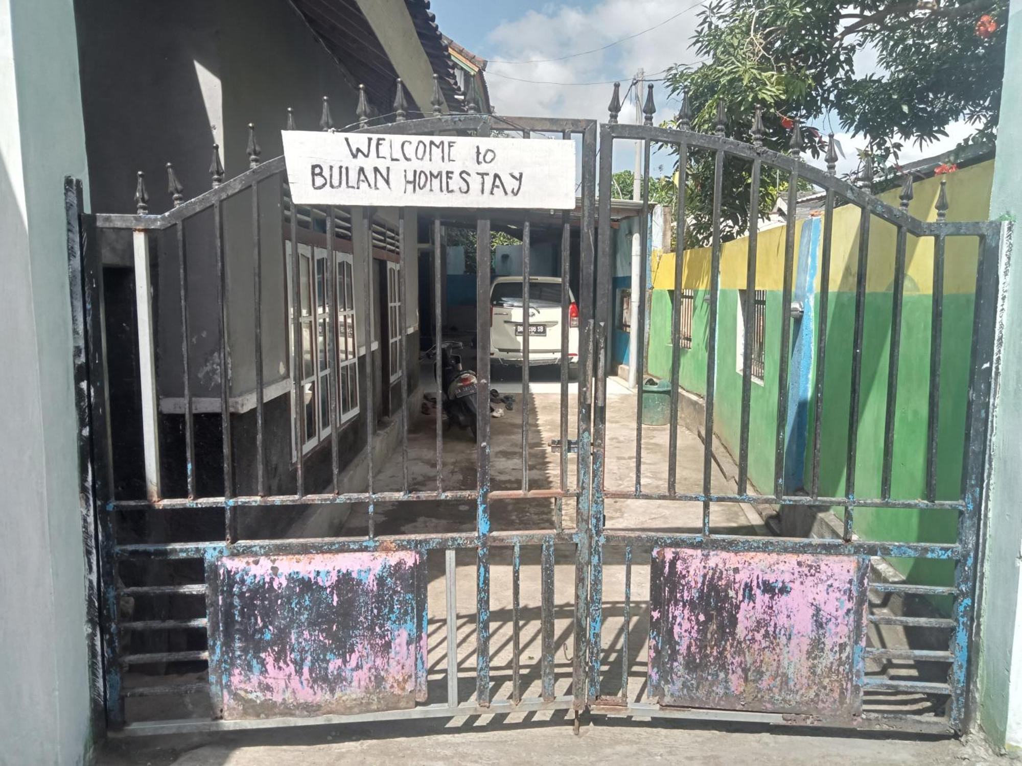 Bulan Homestay Plambi Esterno foto