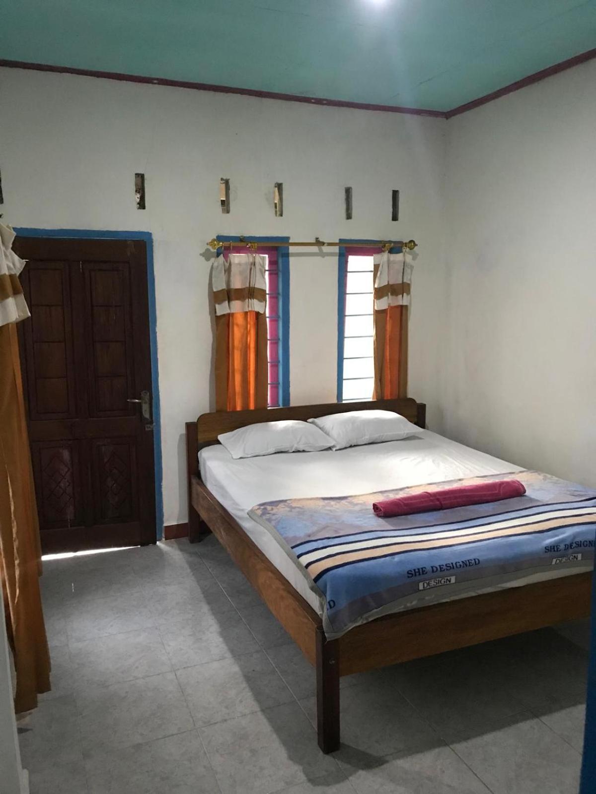 Bulan Homestay Plambi Esterno foto